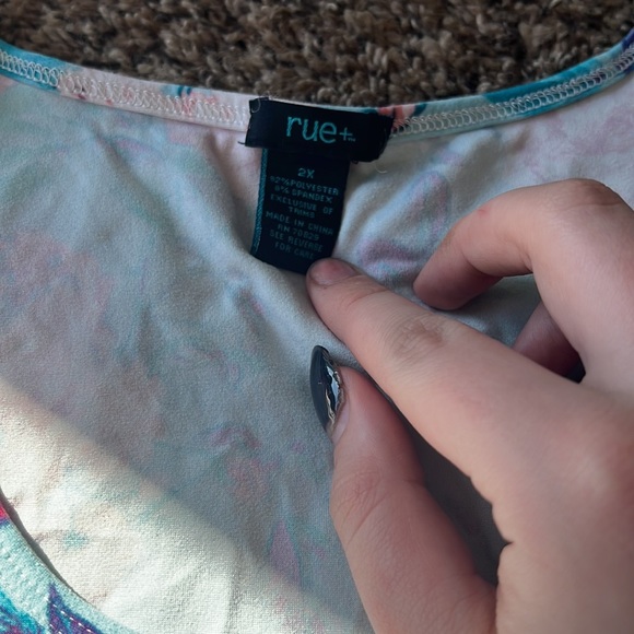 Tank top - Picture 3 of 3